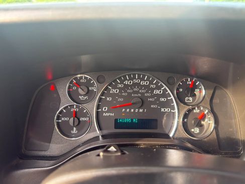 Used 2021 Chevrolet Express 2500 RWD image 26