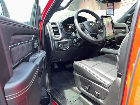 New 2026 RAM 2500 Laramie AWD/4WD image 28