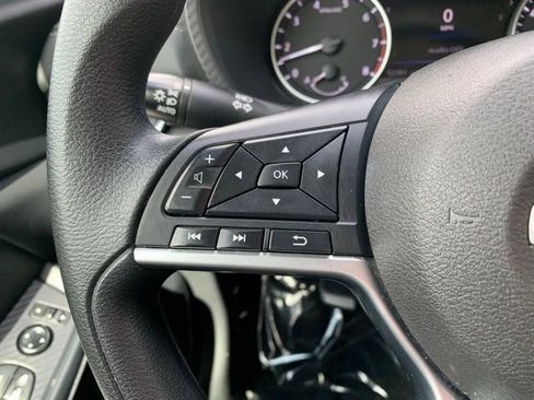Used 2024 Nissan Sentra SV FWD image 17