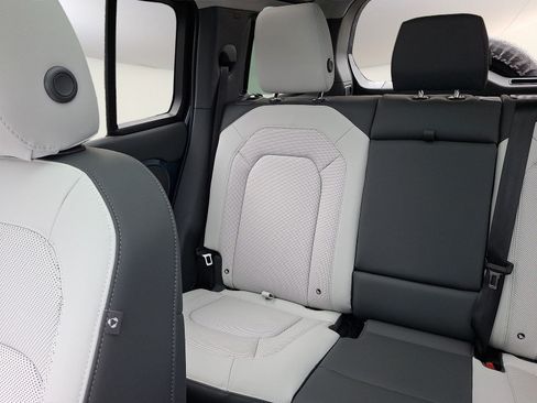 Certified 2026 Land Rover Defender 110 S AWD/4WD image 5