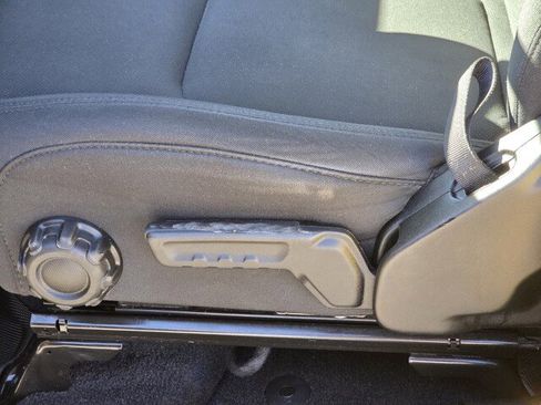 Used 2020 Jeep Wrangler Unlimited Sahara image 15