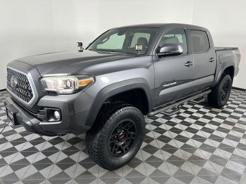 Used 2018 Toyota Tacoma TRD Off-Road image 7