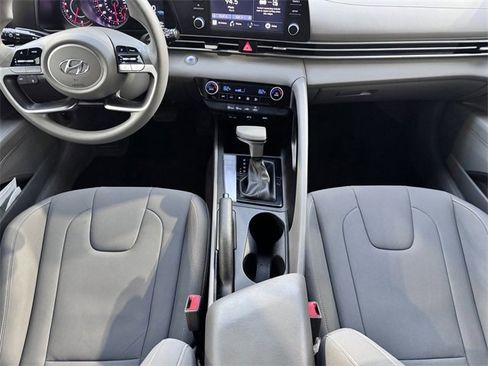 Used 2023 Hyundai Elantra SEL w/ Preferred Accessory Package image 23