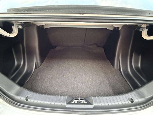 Used 2020 Toyota Yaris LE FWD image 5