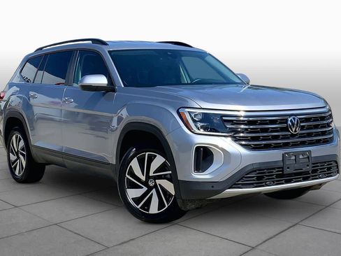 Used 2024 Volkswagen Atlas SE AWD/4WD image 3