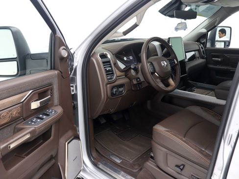 Used 2026 RAM 2500 Limited AWD/4WD image 17