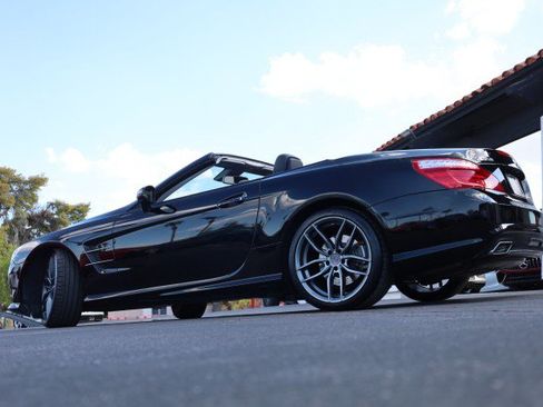 Used 2014 Mercedes-Benz SL 550 image 18