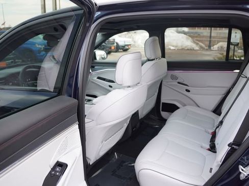 Used 2025 Jeep Wagoneer S Limited image 16