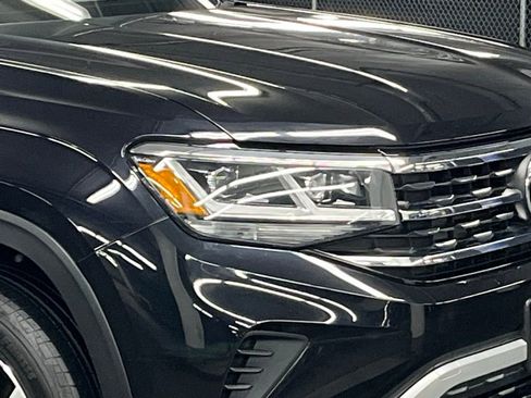 Used 2023 Volkswagen Atlas Cross Sport SE image 38