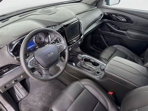 Used 2023 Chevrolet Traverse RS AWD/4WD image 11