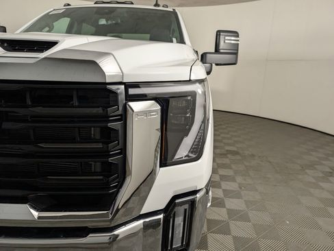 New 2026 GMC Sierra 3500 Pro w/ Convenience Package image 9