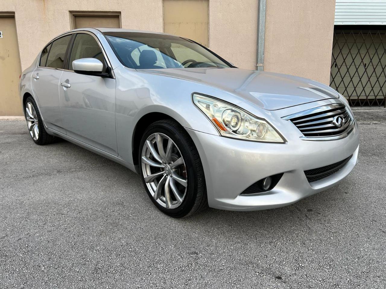 Used 2013 INFINITI G37 x Sedan w/ Premium Pkg AWD/4WD image 6