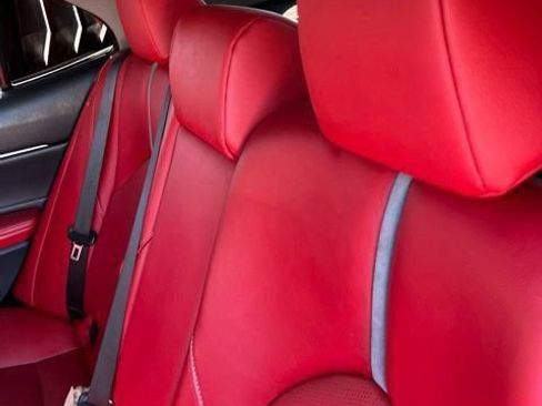 Used 2018 Toyota Camry XSE FWD image 9