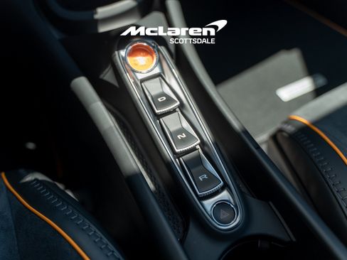 Used 2026 McLaren Artura RWD image 17