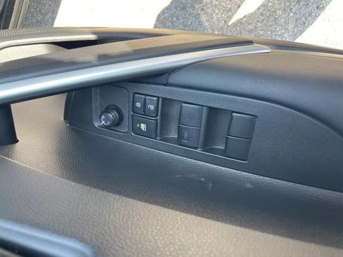 Used 2025 Toyota Corolla Cross AWD Hybrid image 21