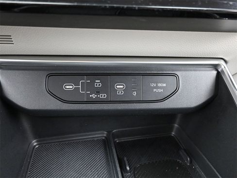 Certified 2025 Kia Carnival EX image 30