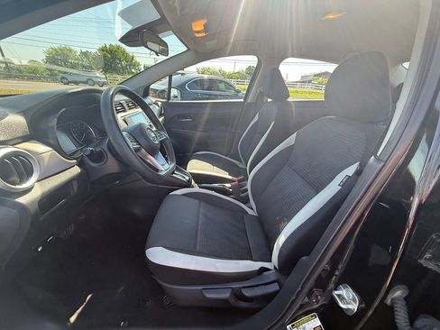 Used 2021 Nissan Versa SV image 11