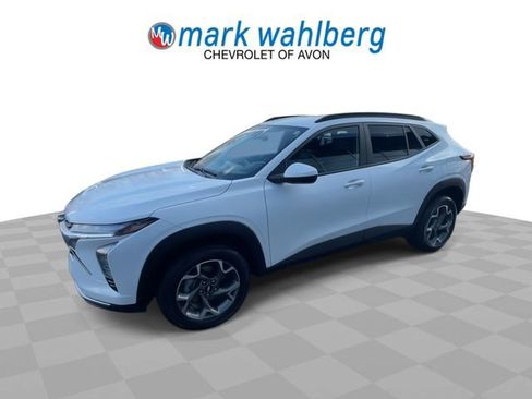 Certified 2024 Chevrolet Trax LT w/ Driver Confidence Package image 4