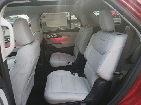 New 2025 Ford Explorer Platinum w/ Ultimate Package image 13