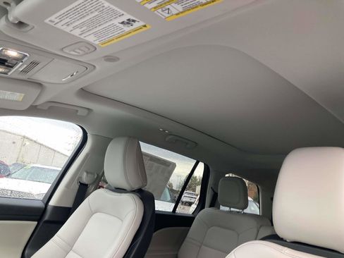 New 2025 Lincoln Aviator 2WD image 23