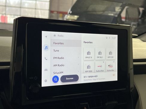 Used 2025 Toyota Corolla SE image 18