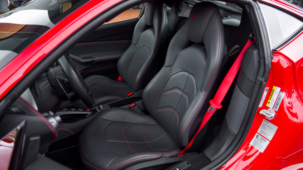 Used 2018 Ferrari 488 GTB RWD image 15