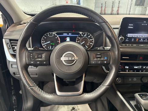 Used 2023 Nissan Rogue SV AWD/4WD image 6