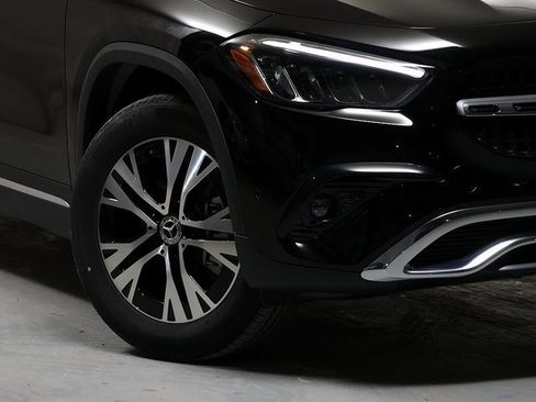 Used 2025 Mercedes-Benz GLA 250 4MATIC image 3
