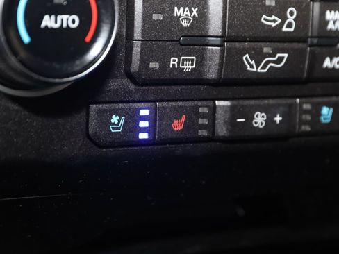 Used 2019 Ford F150 Platinum w/ FX4 Off-Road Package AWD/4WD image 8