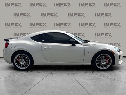 Used 2017 Toyota 86 860 Special Edition RWD image 6