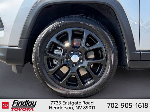 Used 2023 Jeep Compass Latitude w/ Sun and Sound Group AWD/4WD image 12