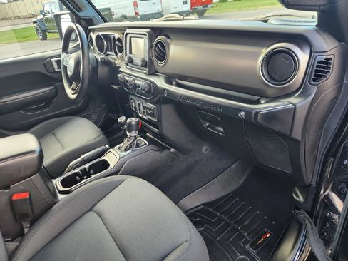 Used 2018 Jeep Wrangler Sport AWD/4WD image 31