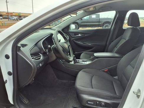 Used 2025 Chevrolet Malibu LT image 21