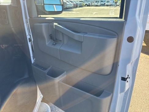 Used 2024 GMC Savana 2500 w/ Driver Convenience Package image 21