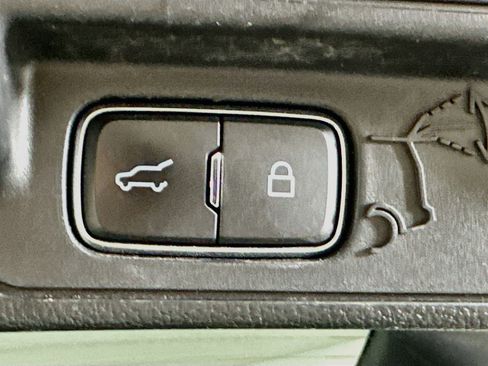 Used 2022 Ford Explorer ST-Line AWD/4WD image 31