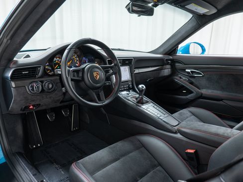 Used 2018 Porsche 911 GT3 RWD image 16
