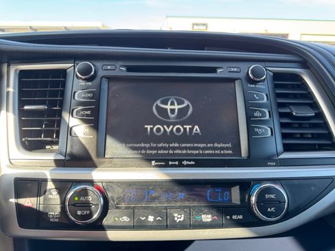 Used 2017 Toyota Highlander Plus image 21