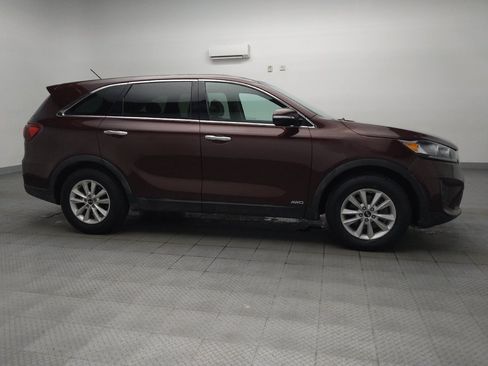 Used 2019 Kia Sorento AWD image 11