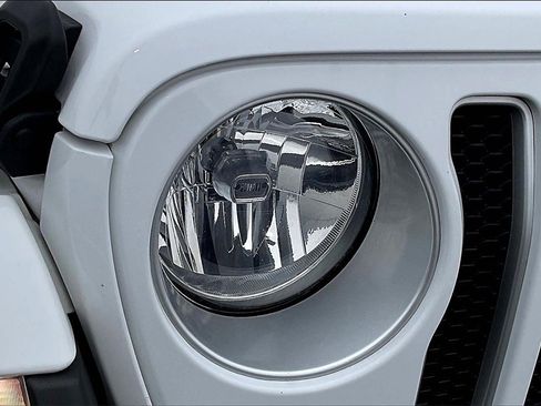 Certified 2021 Jeep Wrangler Unlimited Sahara image 23