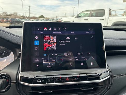 Used 2024 Jeep Compass Limited image 20