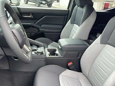 New 2026 Toyota Tacoma TRD Off-Road AWD/4WD image 15