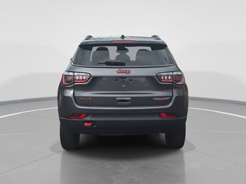 Used 2021 Jeep Compass Trailhawk image 6