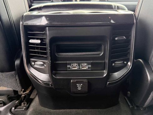 Used 2021 RAM 1500 Big Horn w/ Built-to-serve Edition image 9