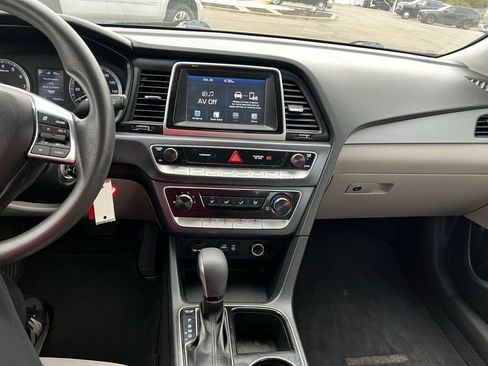 Used 2018 Hyundai Sonata SE image 16