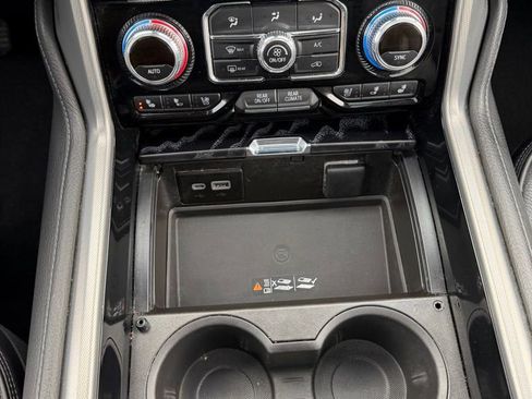 Used 2023 GMC Yukon Denali image 27