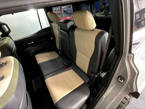 Used 2024 Lexus GX 550 AWD/4WD image 32