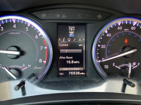 Used 2016 Toyota Highlander XLE FWD image 31