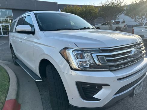 Used 2018 Ford Expedition Max XLT w/ Equipment Group 202A AWD/4WD image 3