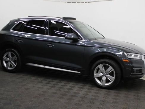 Used 2018 Audi Q5 2.0T Premium Plus w/ Premium Plus Package image 3