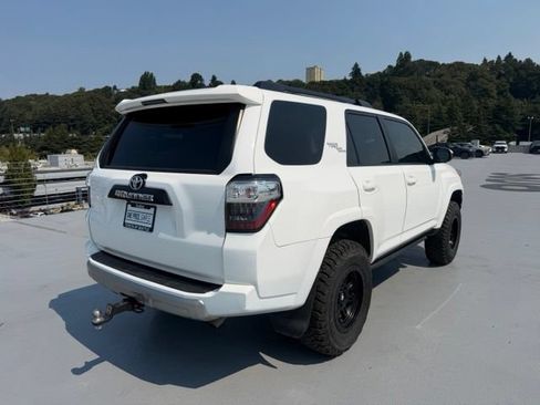 Used 2022 Toyota 4Runner TRD Off-Road AWD/4WD image 3